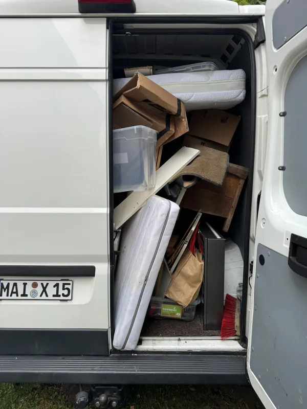 entruempelung kombi beladen 02