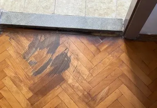parkettboden wasserschaden