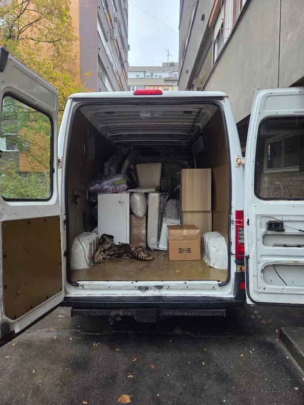 umzug transporter beladen