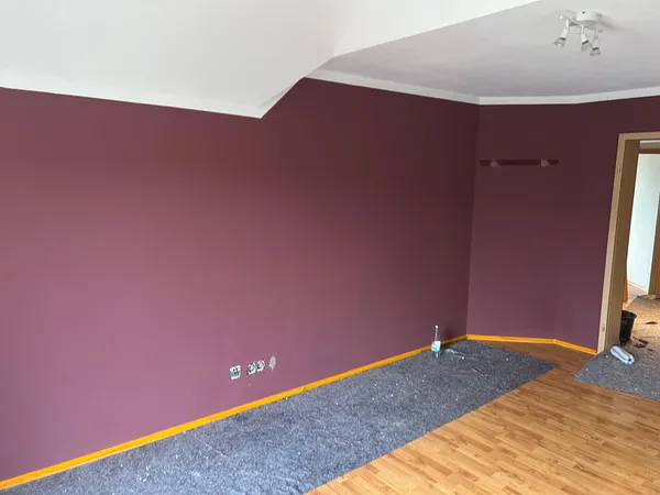 wandgestaltung akzentwand bordeaux